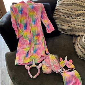 Girls Medium plush unicorn robe set